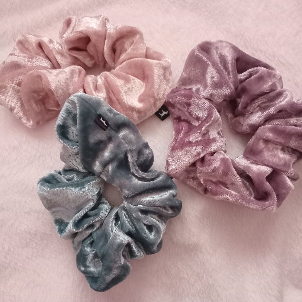 Victoria's Secret PINK scrunchies lot of 3